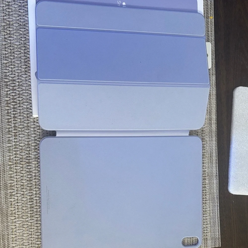 Apple iPad Air with Lavender Smart Folio